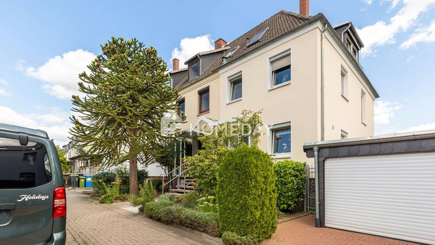 Reihenhaus mit Potenzial: 4 Zimmer, Garten, Balkon und Vollkeller, 38126 Braunschweig (Braunschweig Lindenbergsiedlung Mascherode Rautheim Südstadt)