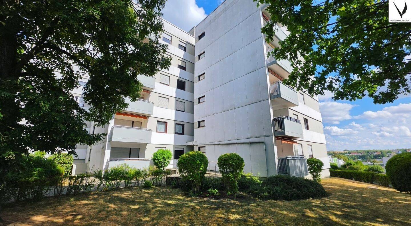 RESERVIERT!!!Lichtdurchflutete 4-Zimmer-Wohnung mit Loggia und eigenem Stellplatz, 97204 Höchberg