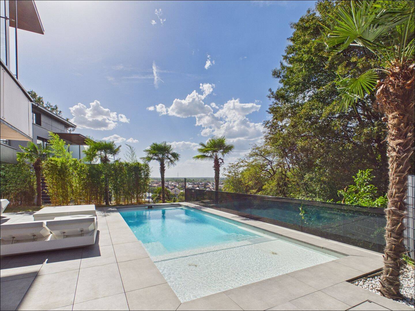 **EXKLUSIV – INNOVATIV – SMART  mit Pool und Garten und Skyline Blick**, 63801 Kleinostheim
