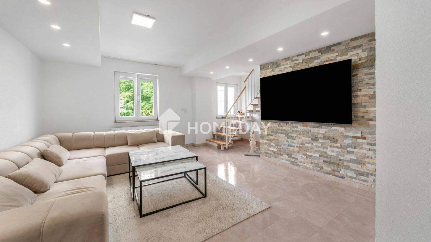Perfekt für Familien – Großzügige Maisonette mit vier Zimmern, Tageslichtbad und Garten, 45899 Gelsenkirchen (Beckhausen Heßler Horst)
