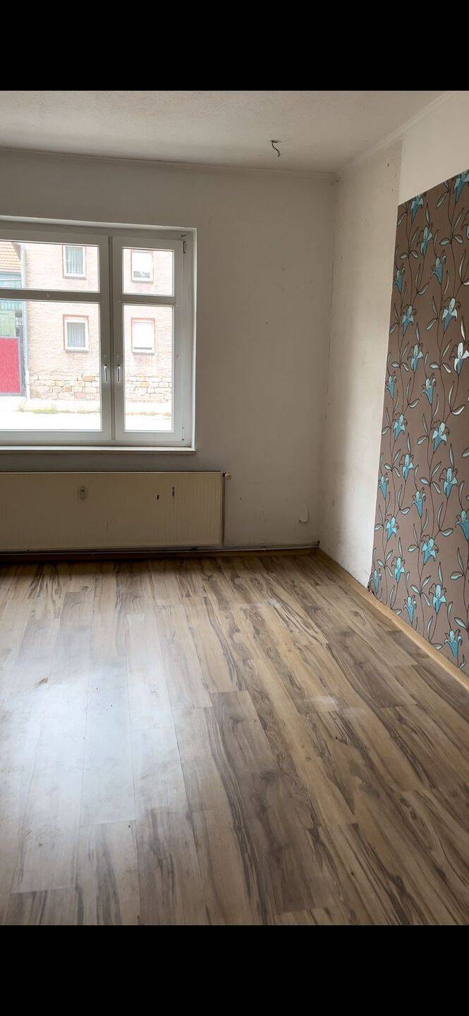 Große 4-Raum-Wohnung im Erdgeschoss mit Gemeinschaftsgarten in Lossa!, 6647 Finne