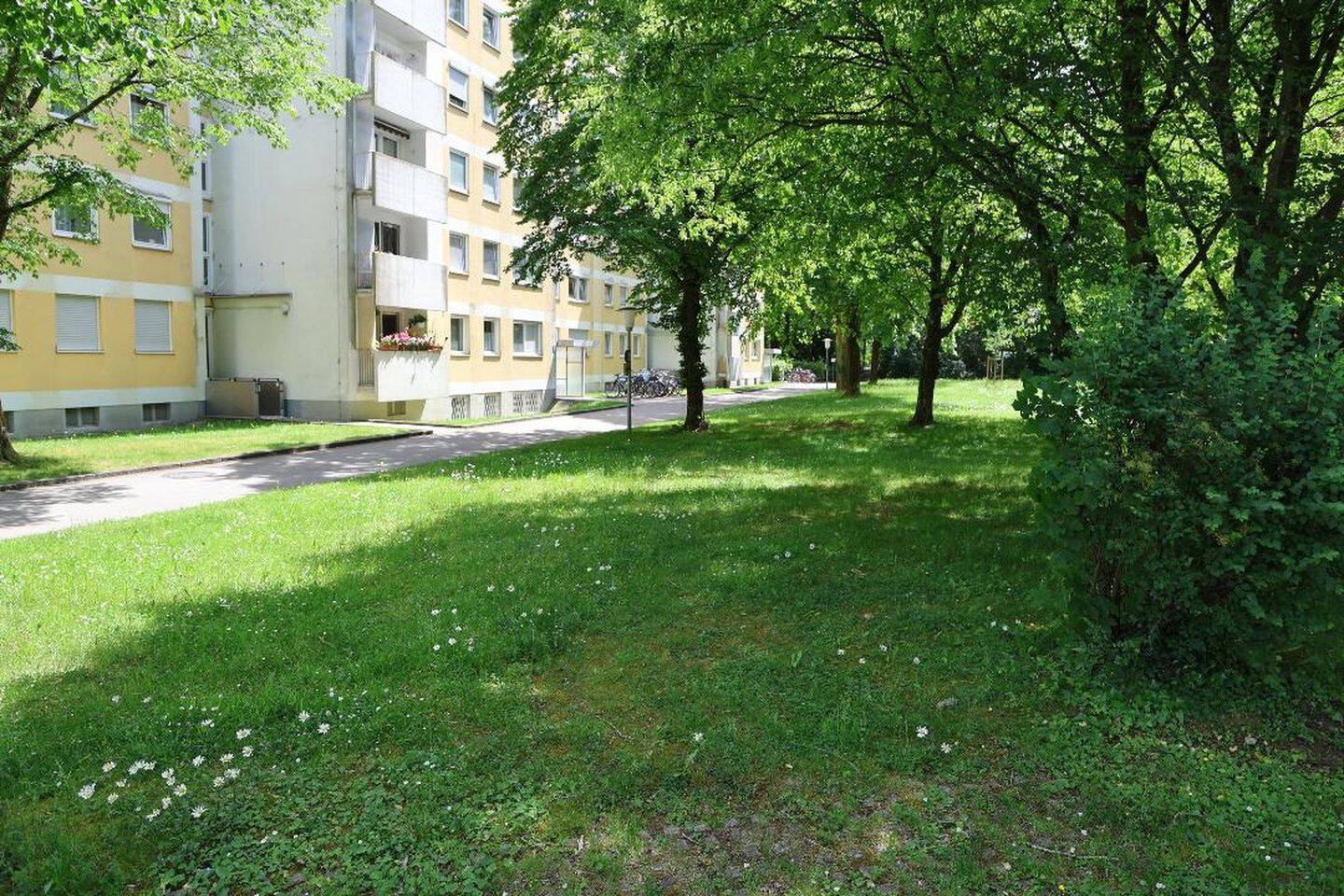 Modernisierte 2-Zimmer Wohnung in Fürstenried (U3) provisionsfrei! Sofort beziehbar, 81475 München (Thalk. Obersendl.-Forsten-Fürstenr.-Solln)