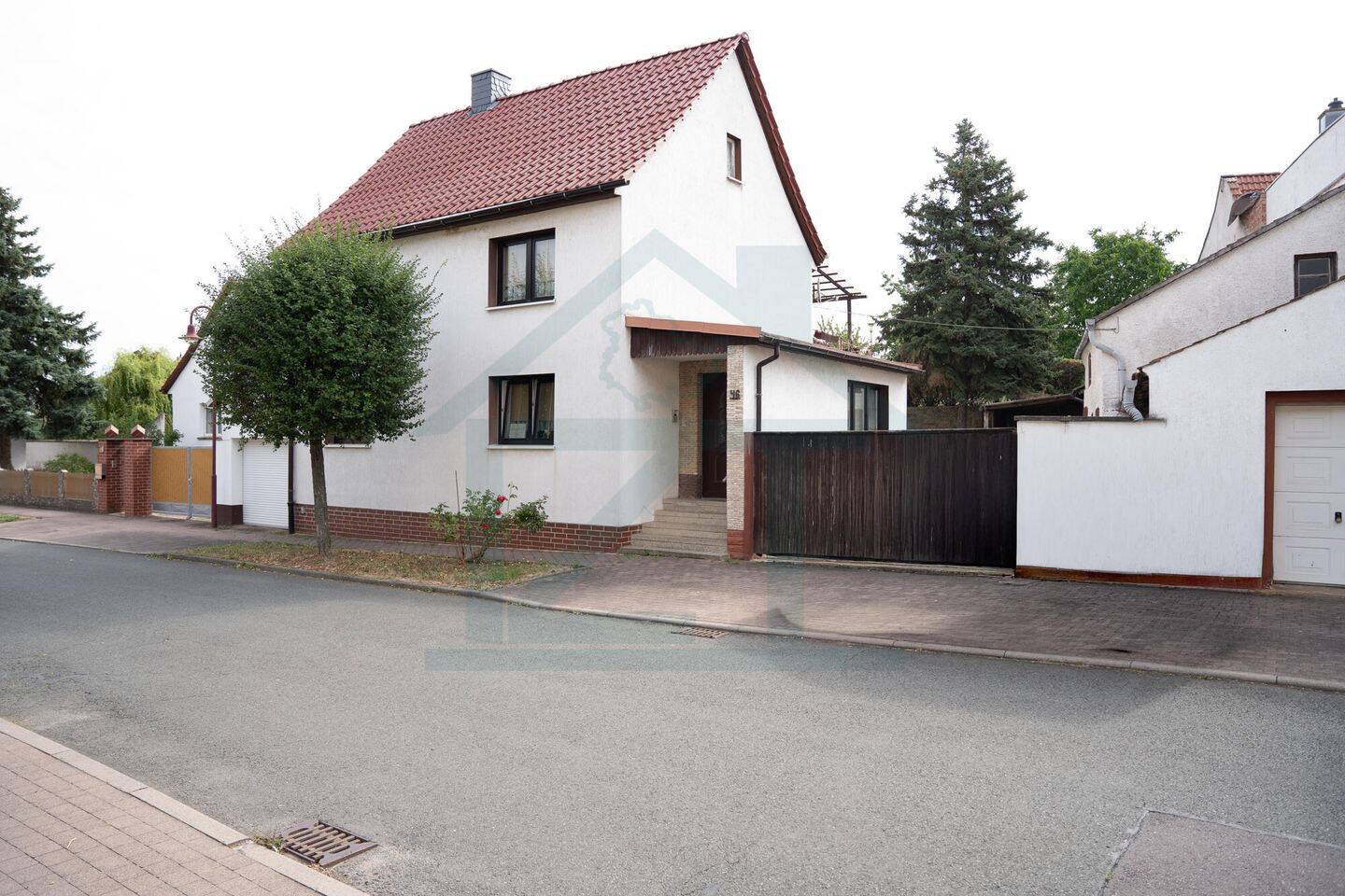 Freistehendes Einfamilienhaus mit Garage, Nebengebäude & viel Gestaltungspielraum, 99439 Ballstedt