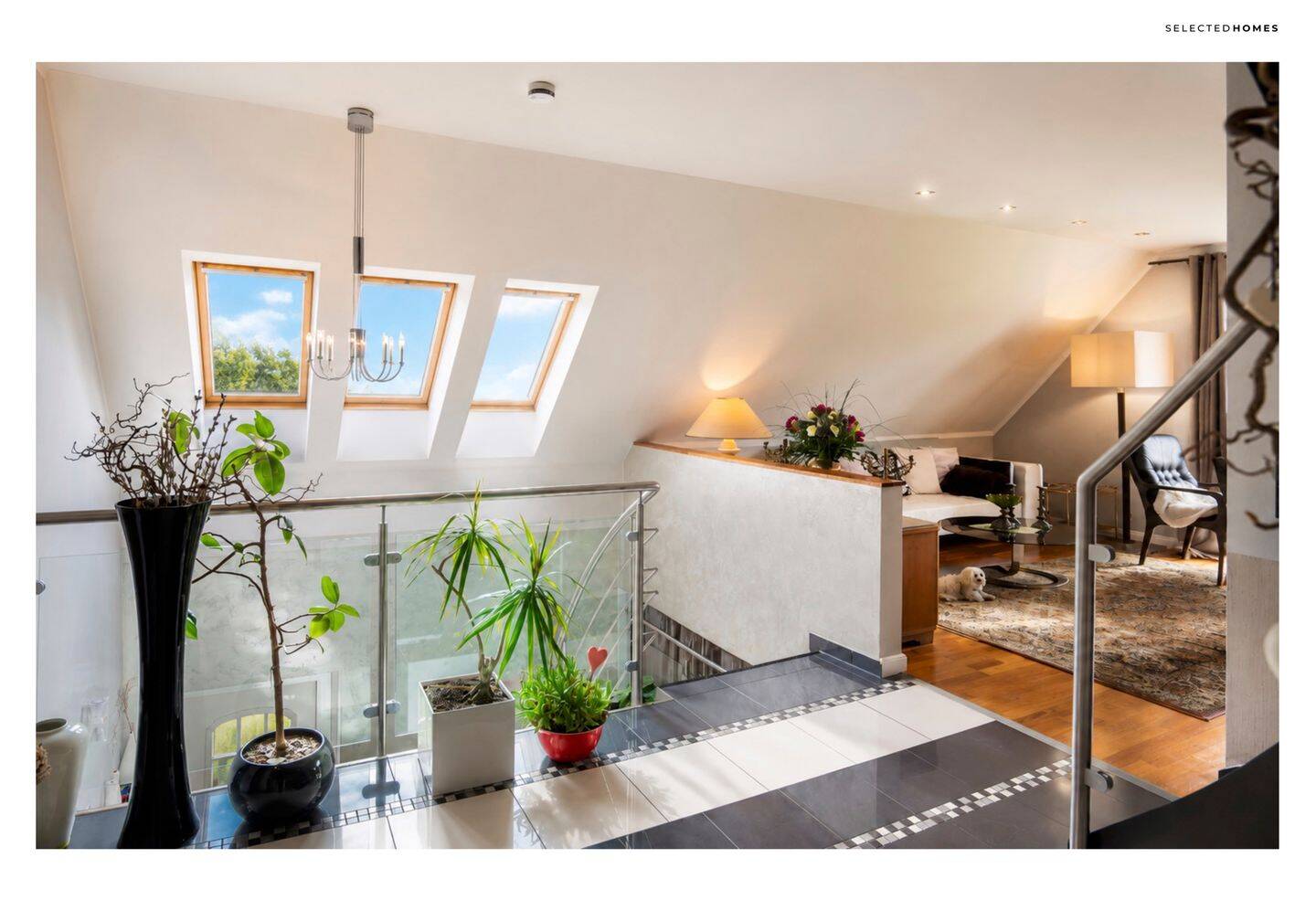 Großzügige Maisonettewohnung mit ausgebautem Spitzboden, eigenem Eingang, Terrasse und Garten, 25421 Pinneberg