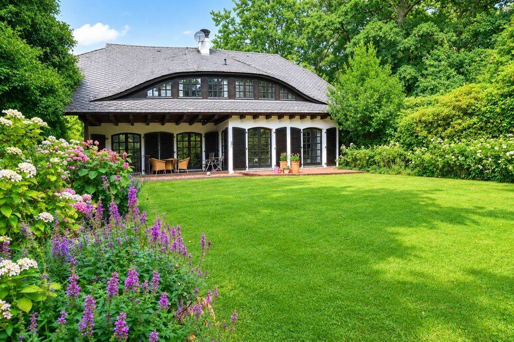 Großzügigkeit trifft Top-Lage – Traumhaus in begehrter Wohnlage in Friesoythe, 26169 Friesoythe