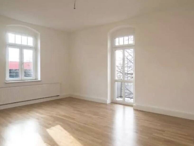 Charmante 2-Zimmer-Altbauwohnung mit stilvollem Flair und individuellem Charakter., 1139 Dresden (Kaditz Mickten Pieschen-Süd Trachau)