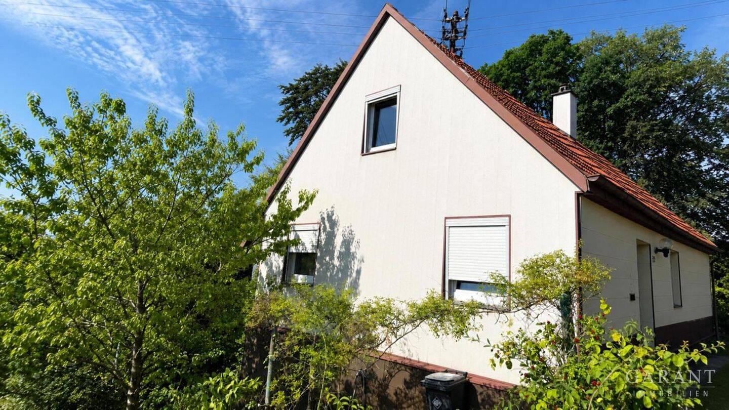 Freistehendes Einfamilienhaus mit viel Potenzial!, 73479 Ellwangen (Jagst)