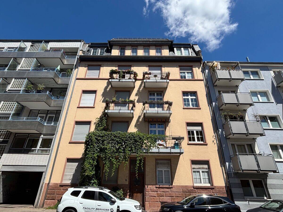 Wohnen über den Dächern – stilvolle Maisonette mit Altbaucharme im beliebtem Bornheim, 60385 Frankfurt am Main (Bornheim Nordend-Ost Ostend)