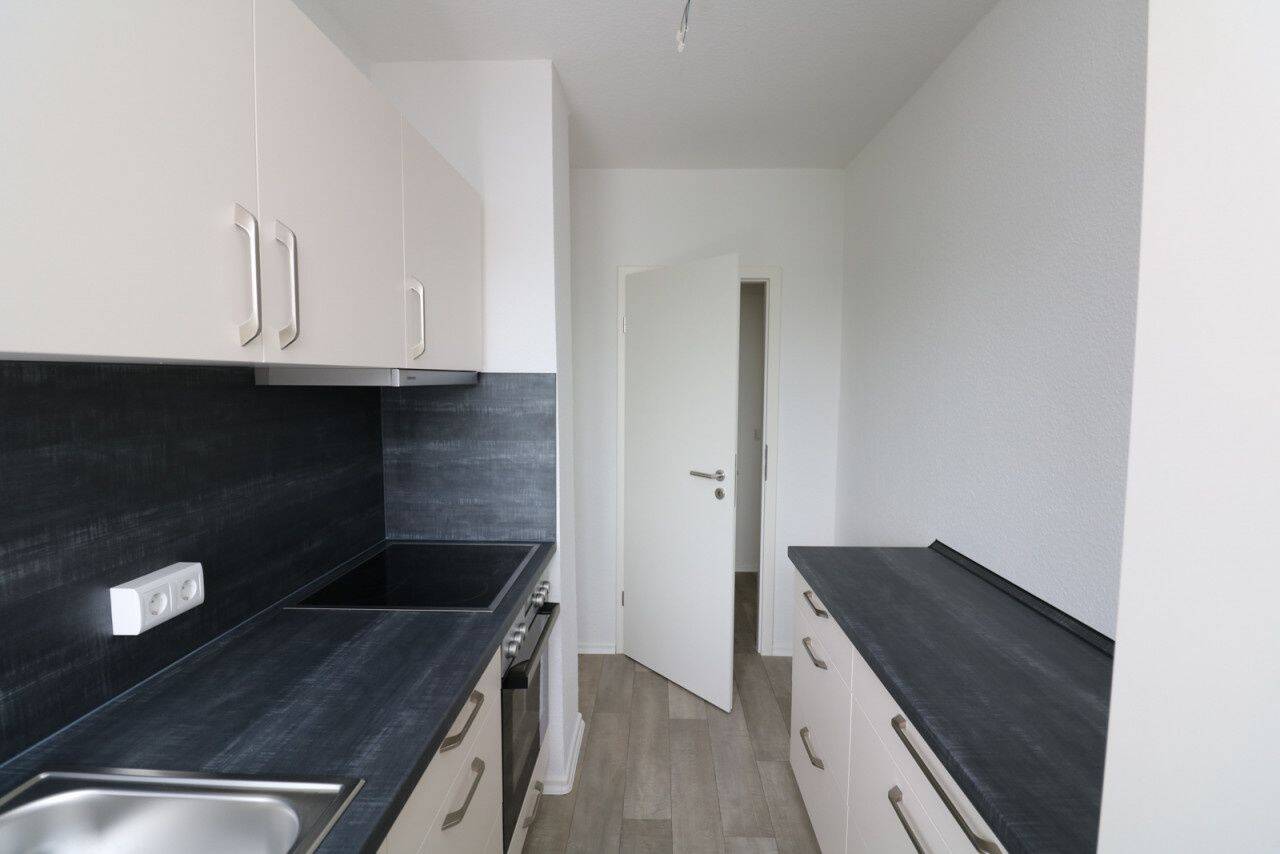 Hier bestimmst du die Speisekarte…3-RW mit Einbauküche, Wanne & Balkon!!!, 9599 Freiberg