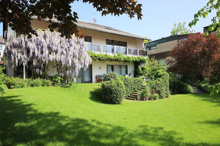MAISONETTE APARTMENT WITH A DREAM GARDEN! Ca. 221 m², 6-room, 3-bed, in Taunusstein-Hahn, 65232 Taunusstein