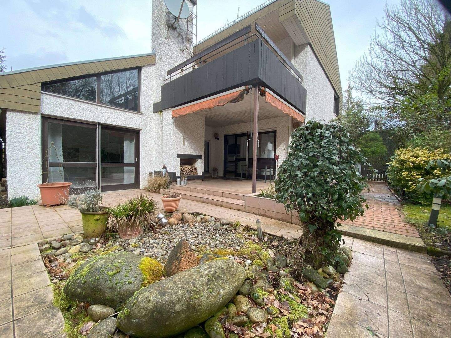 attraktive Doppelhaushälfte mit Außenpool in Limeshain-Rommelhausen, 63694 Limeshain