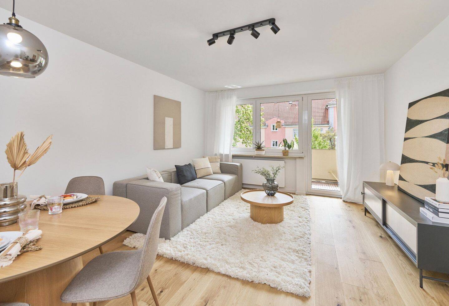 Erstbezug nach Sanierung: Helle 3-Zi.-Wohnung mit sonnigem Balkon & grünem Innenhof in Top-Lage, 81369 München (Sendling Sendling-Westpark Thalk. Obersendl.-Forsten-Fürstenr.-Solln)