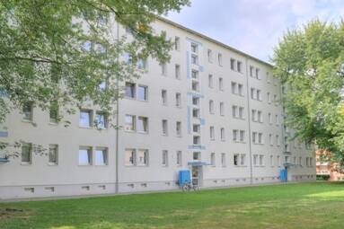 Frühstück auf dem Balkon!, 6118 Halle (Saale)