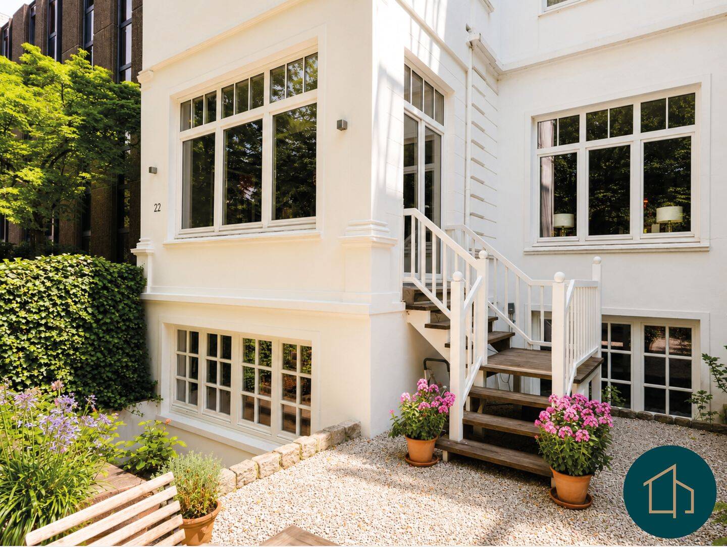 Zwischen Alster und Hofweg: Stilvolles Wohnen mit eigenem Garten im saniertem Altbau, 22085 Hamburg (Hamburg-Nord Barmbek-Süd Uhlenhorst)
