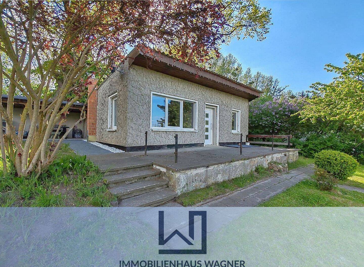 Gepflegtes Eigentumsgrundstück mit teilmodernisiertem Bungalow in naturnaher Lage, 17039 Sponholz