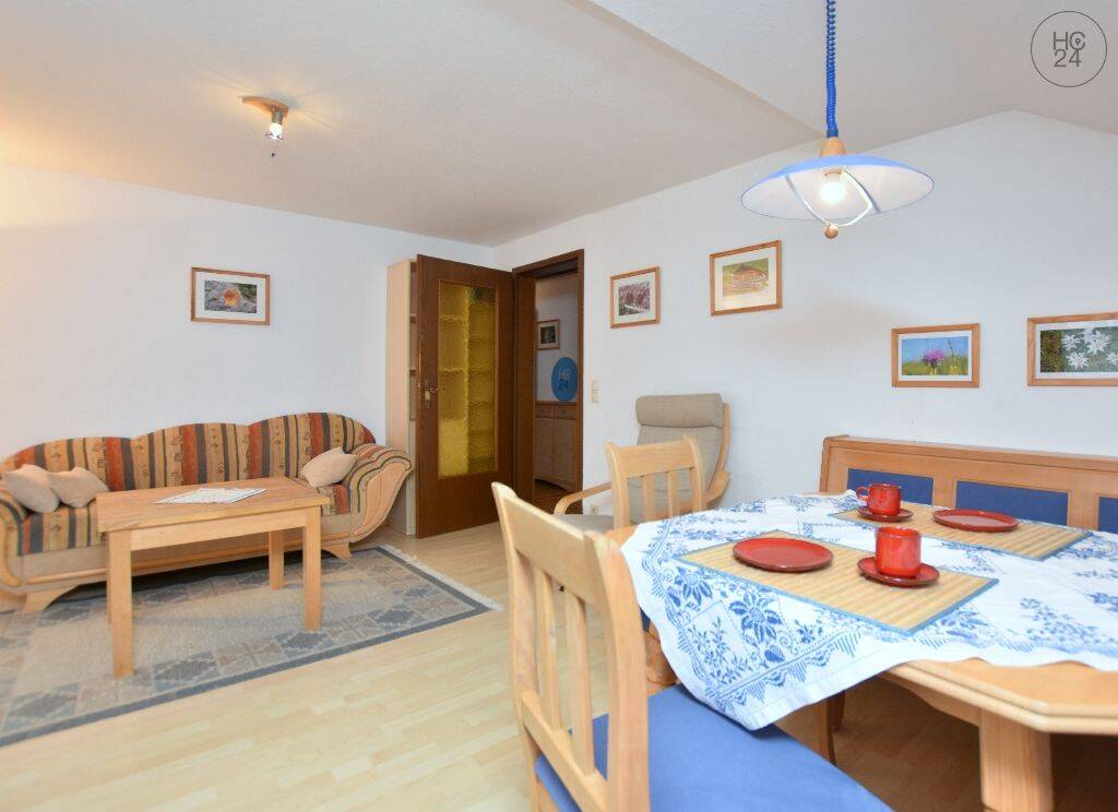 Möblierte 2,5-Zimmer-Wohnung mit verglastem Balkon und Stellplatz in Oberstdorf, 87561 Oberstdorf