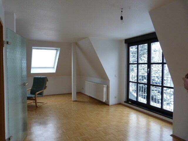 Geräumige Einlieger-Dachgeschosswohnung in bevorzugter und „fast“ zentraler Lage von Dortmund!, 44141 Dortmund (Hörde Körne Mitte)