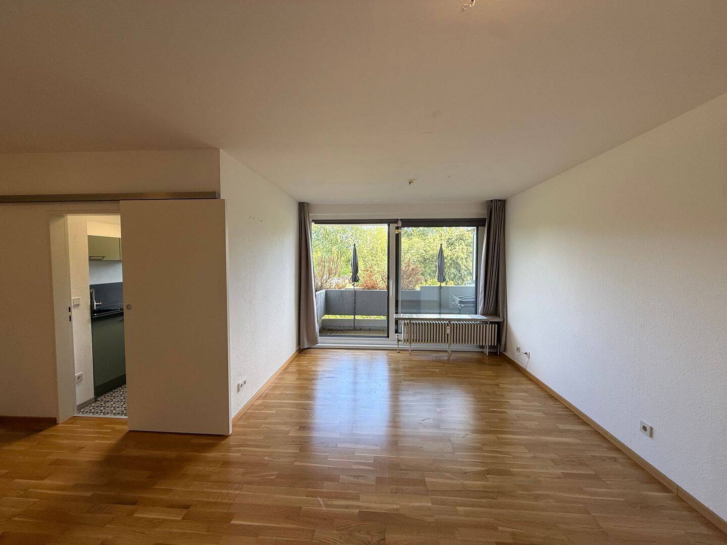 2-Zimmer-Wohnung mit Einbauküche, Balkon & Tiefgaragenstellplatz in Saarbrücken, 66119 Saarbrücken