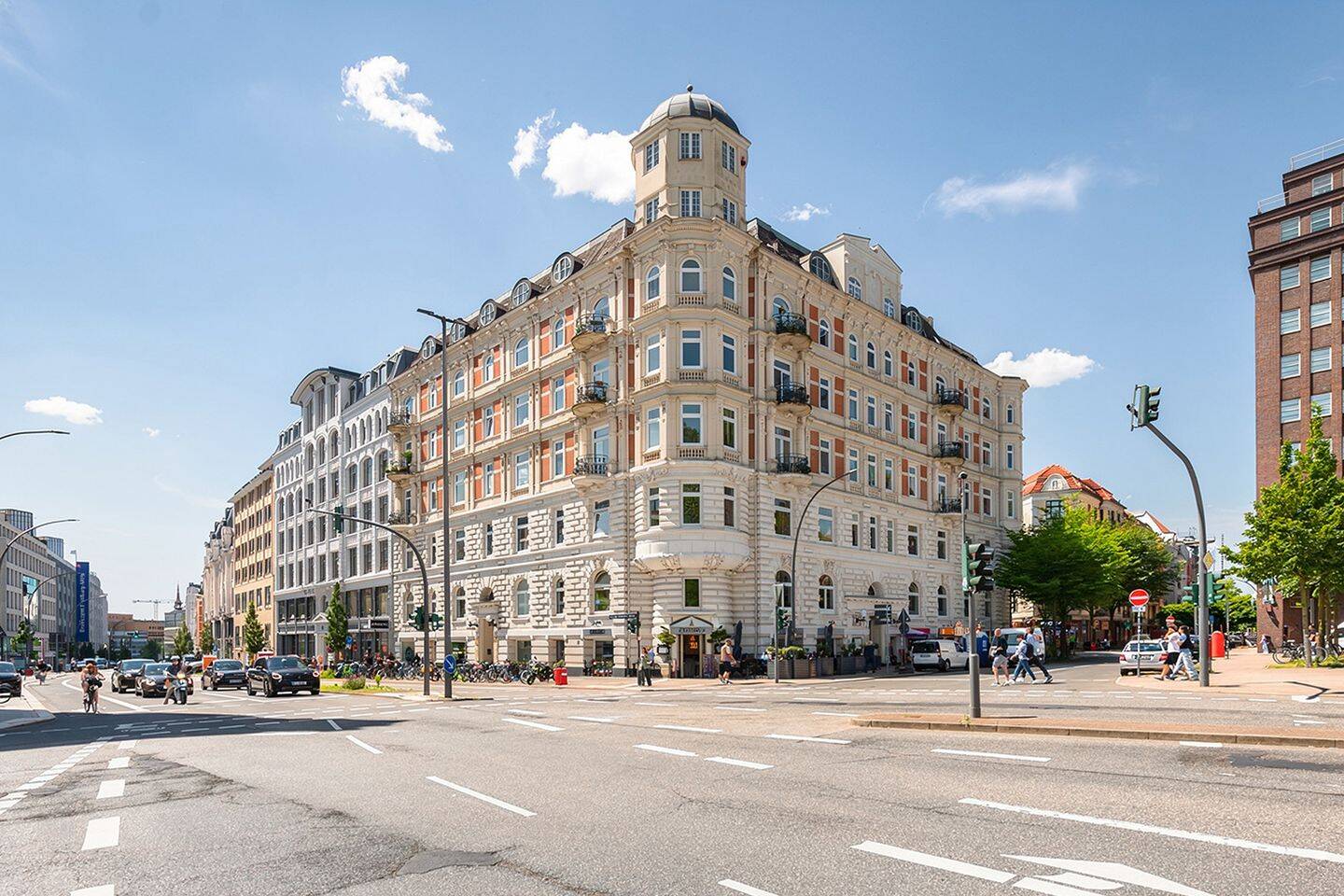 Zu Hause. Zwischen Laeiszhalle und Alster., 20355 Hamburg (Mitte Neustadt Sankt Pauli)