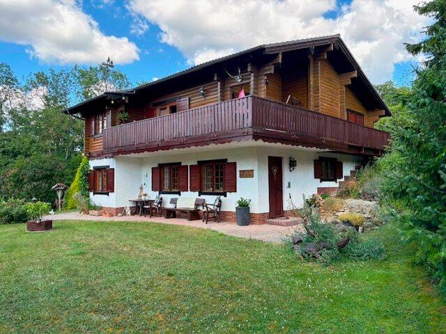 Idyllisches Holzhaus auf einem schön eingewachsenen Grundstück, 37247 Großalmerode
