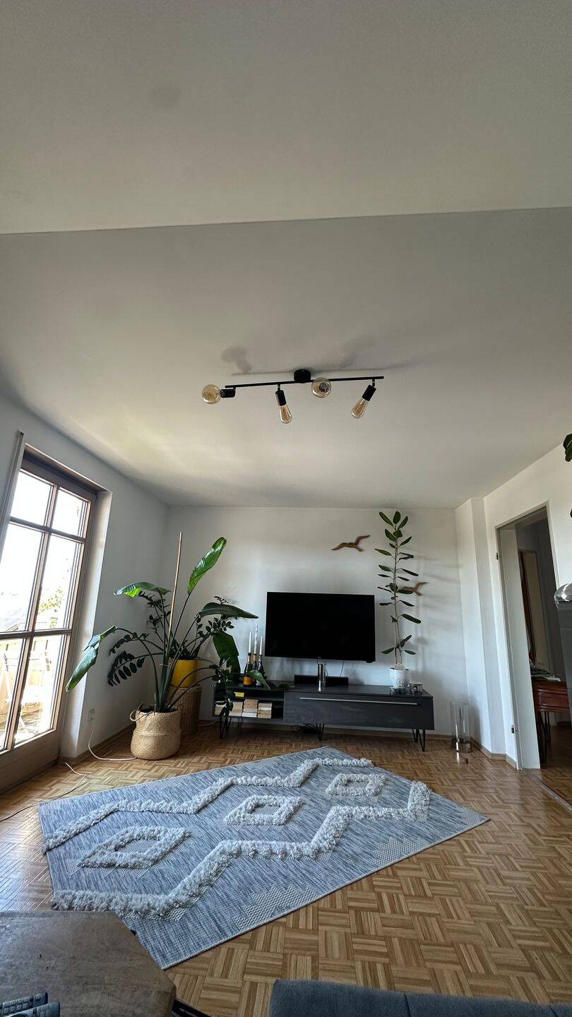 lichtdurchflutete Wohnung mit 2 Balkonen, 84576 Teising