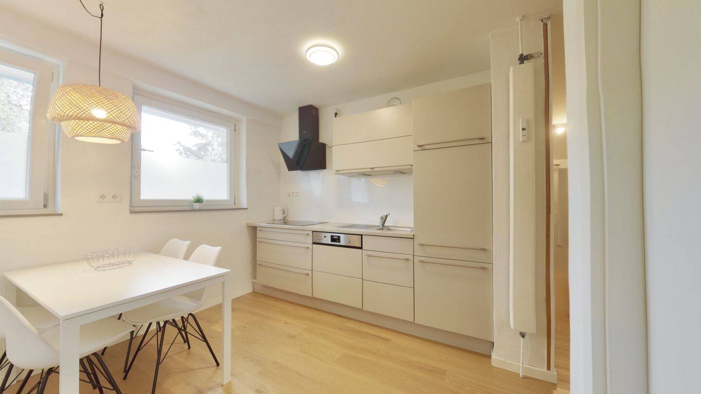 Modern wohnen 2-Zimmer. ohne Renovierungsaufwand – Erdgeschosswohnung mit barrierefreiem Zugang in NBG, 90471 Nürnberg (Dutzendteich Langwasser Neuselsbrunn Stadion Zollhaus)
