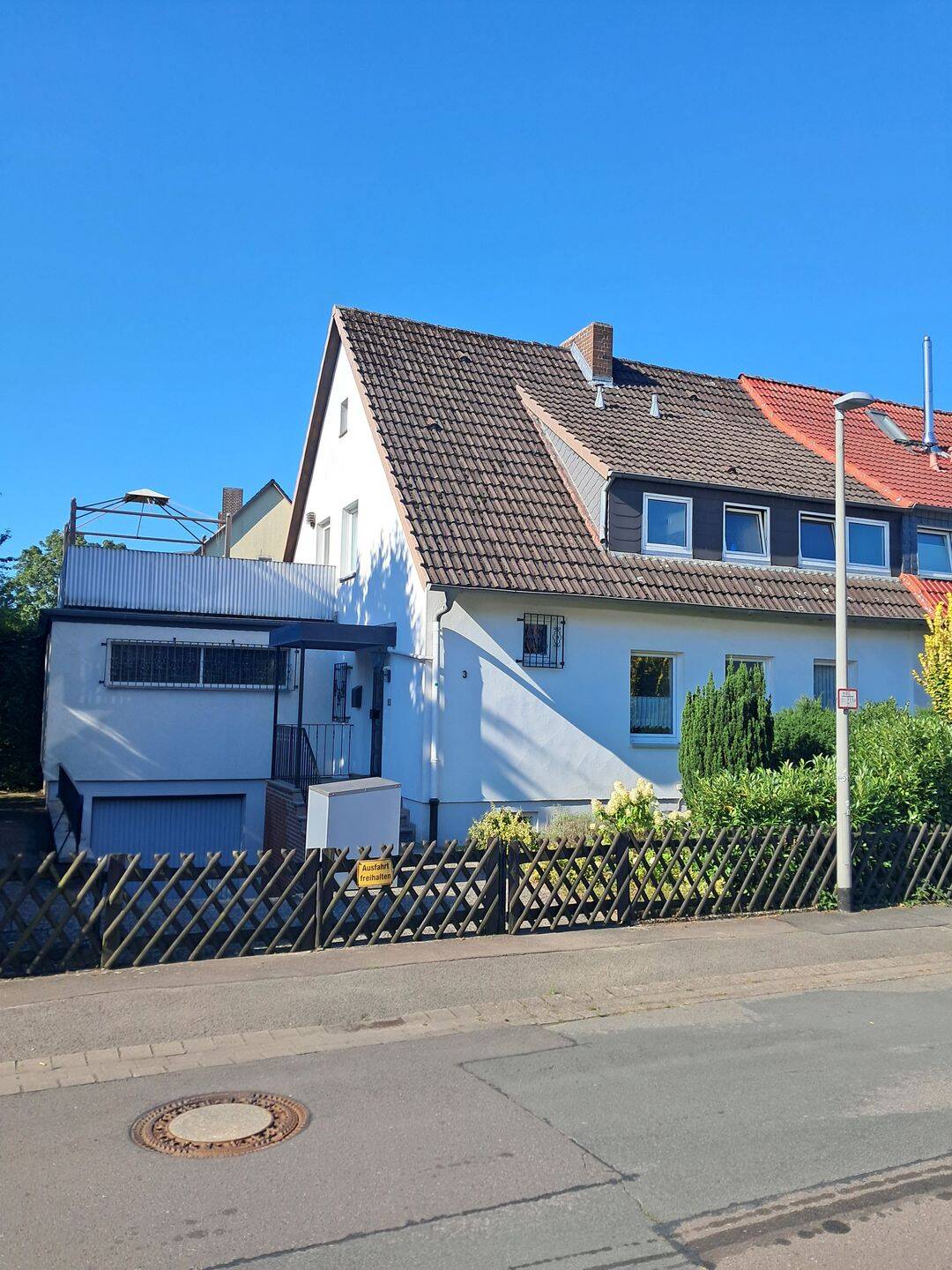 Sehr gepflegtes 2-Familienhaus mit schönem Garten und vielen Optionen für Sie!, 30629 Hannover
