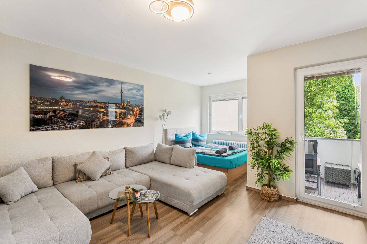 Sofort bezugsfreie 1-Zimmer-Wohnung mit Südbalkon und Stellplatz in Charlottenburg, 10585 Berlin (Charlottenburg-Wilmersdorf Charlottenburg)