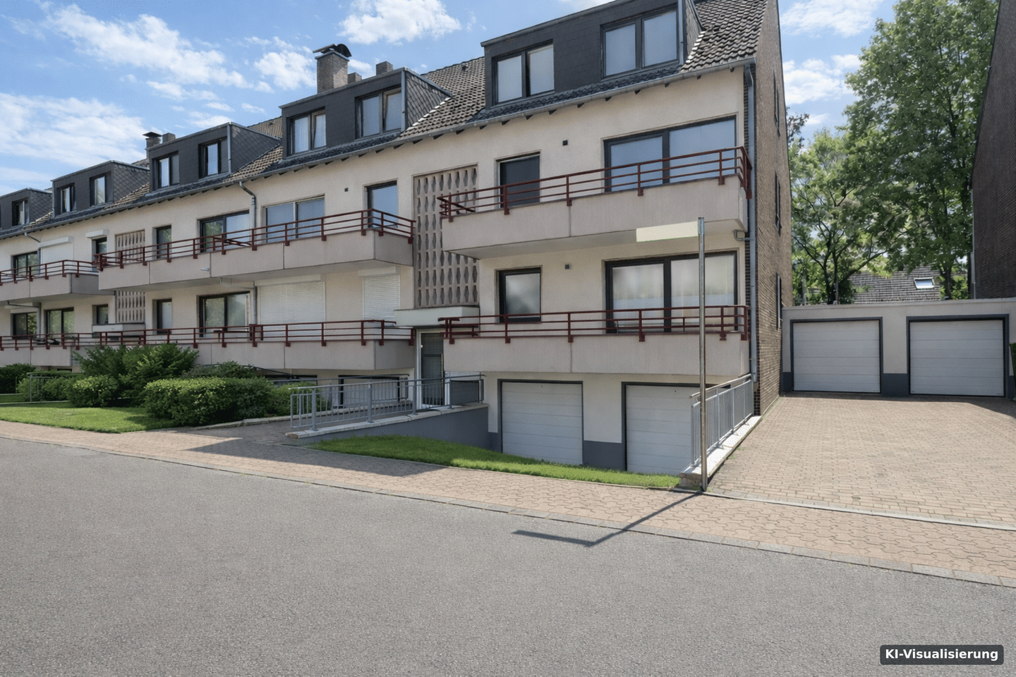 Investitionschance in Kleinenbroich: Komplatt renovierte 3-Zimmer-Wohnung mit 2 Balkonen und Garage, 41352 Korschenbroich