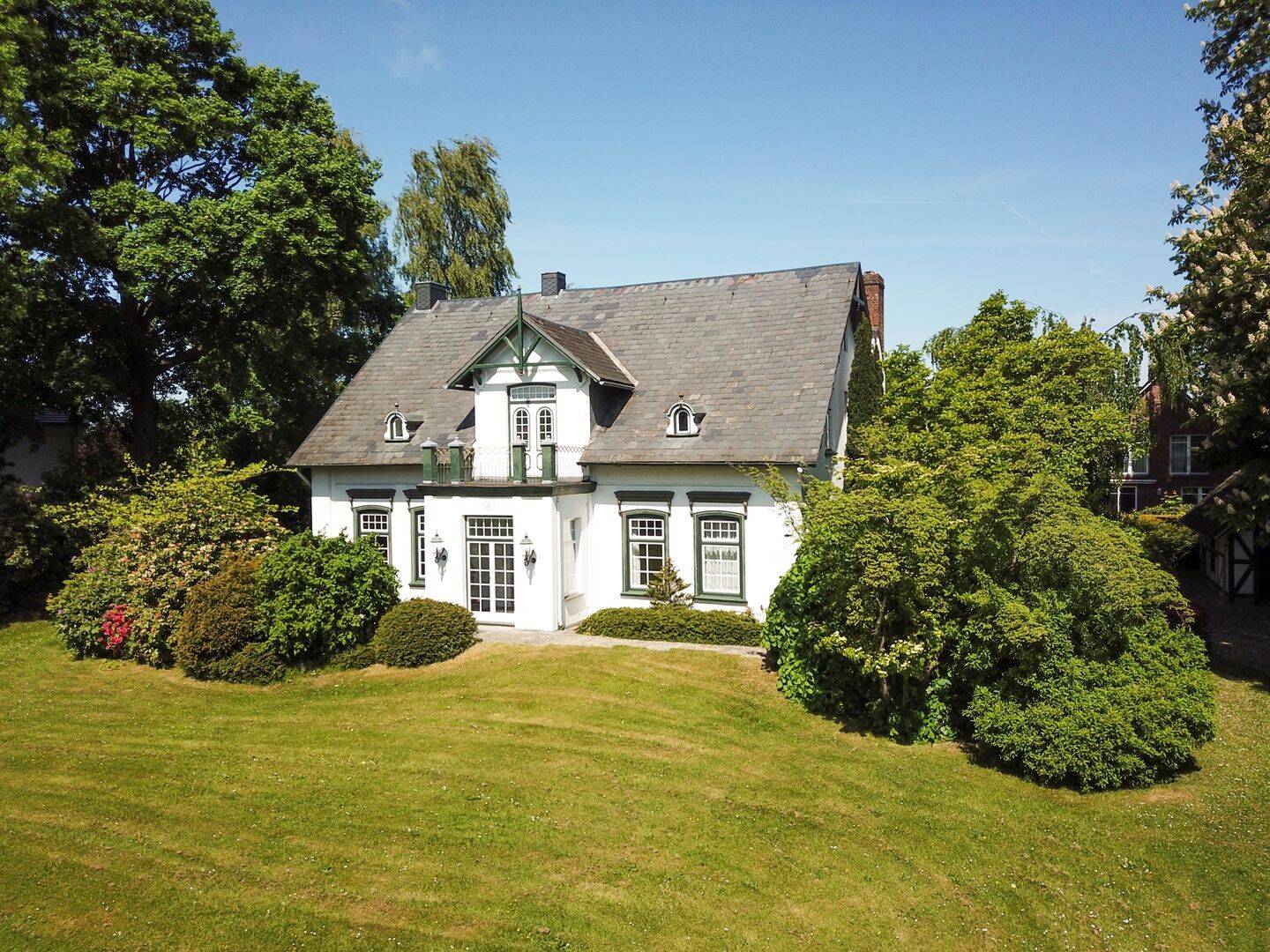 Traditionsreiche Villa mit Charme und Geschichte in Bokholt-Hanredder, 25335 Bokholt-Hanredder