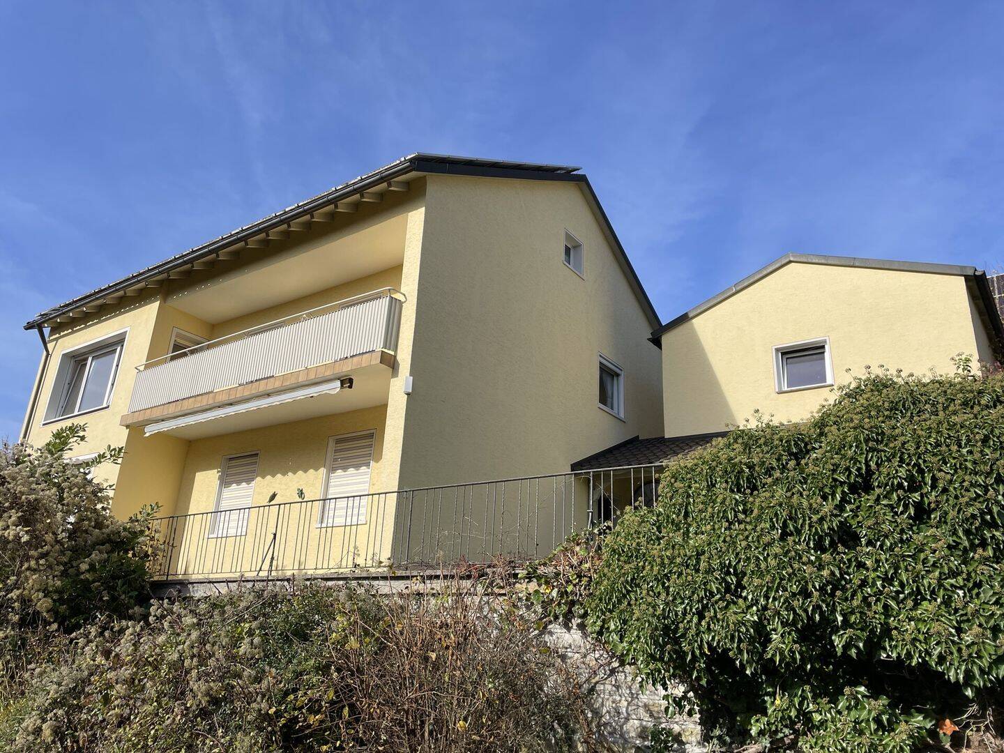 Die Aussicht wird Sie begeistern! Wohnhaus mit Nebengebäude u. großem Garten in herrlicher Südhanglage!, 97258 Ippesheim
