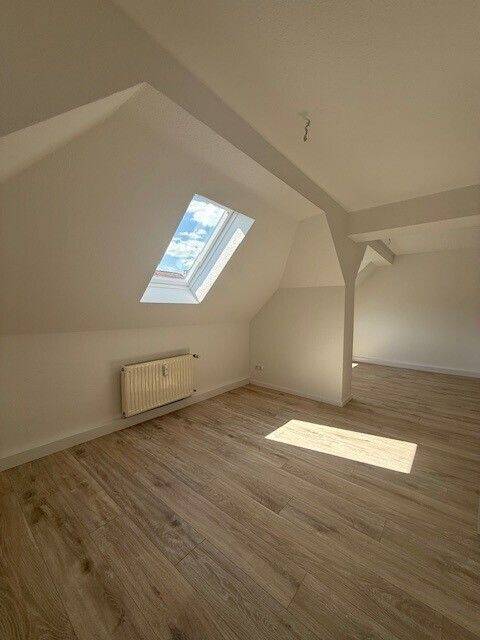 Renovierte Dachgeschosswohnung in Leipzig, 4328 Leipzig (Paunsdorf Sellerhausen-Stünz)