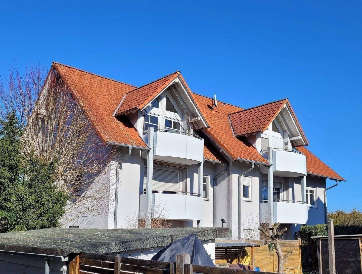***RESERVIERT*** Attraktive 2- Zimmer- Dachgeschosswohnung mit zwei Balkonen, 36266 Heringen (Werra)