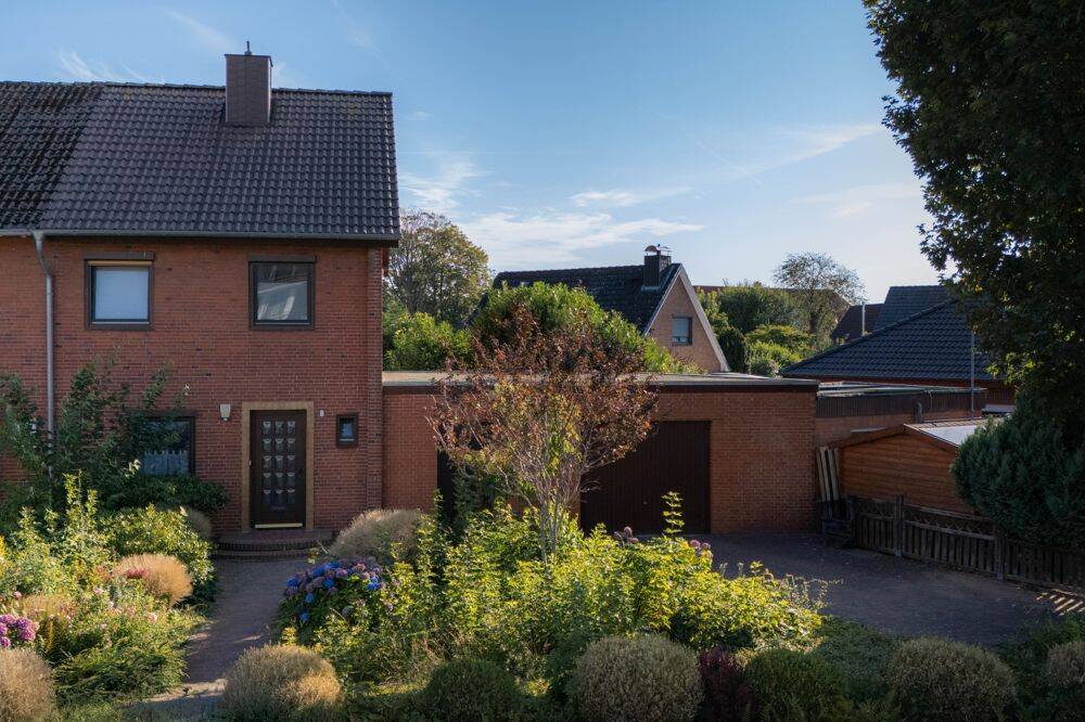 Gepflegtes Reihenendhaus mit Garage in bevorzugter Lage von Heide, 25746 Heide
