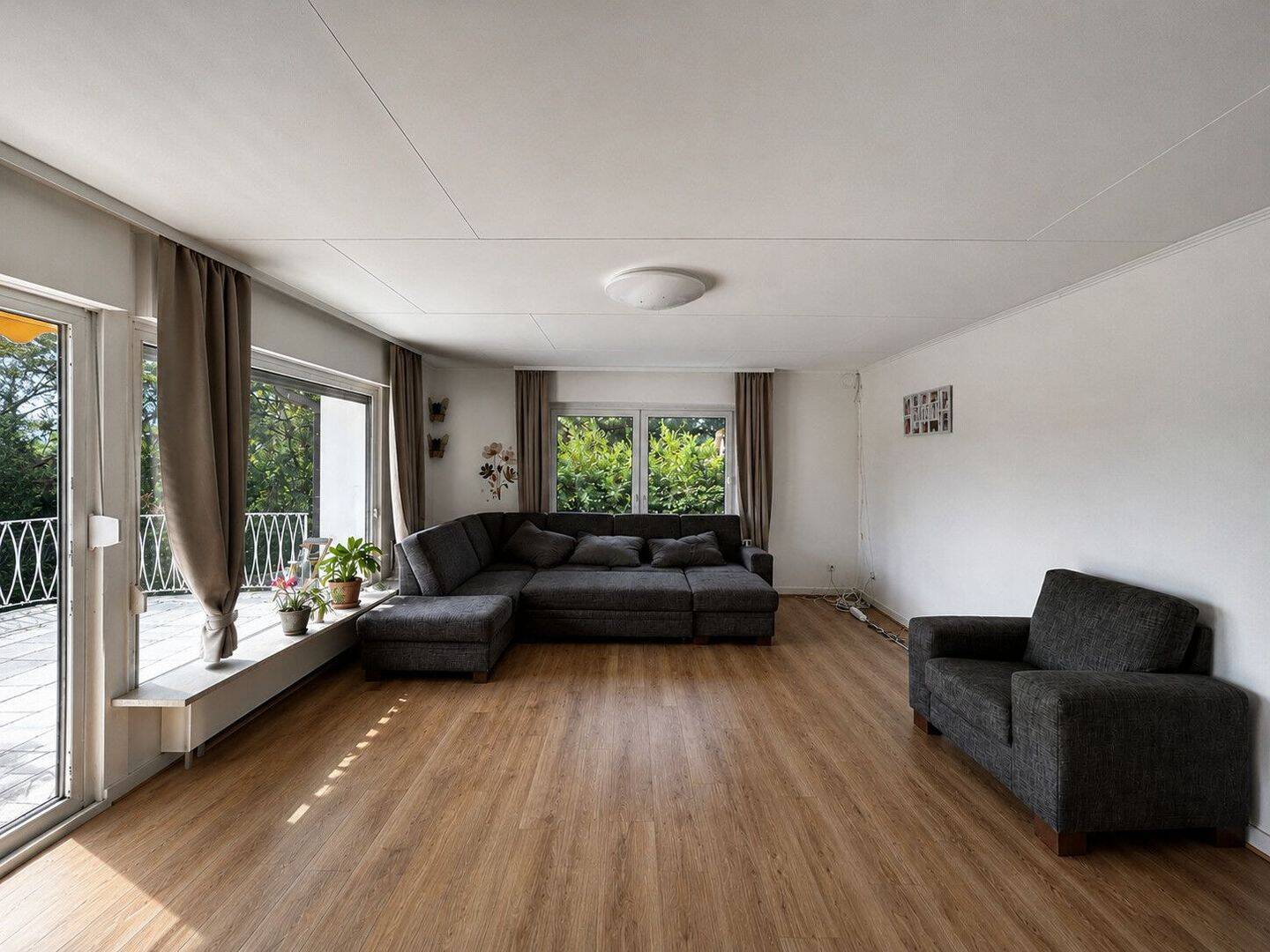 Natur, Ruhe und Potenzial: Einfamilienhaus mit Waldflächen und herrlichem Weitblick, 74676 Niedernhall