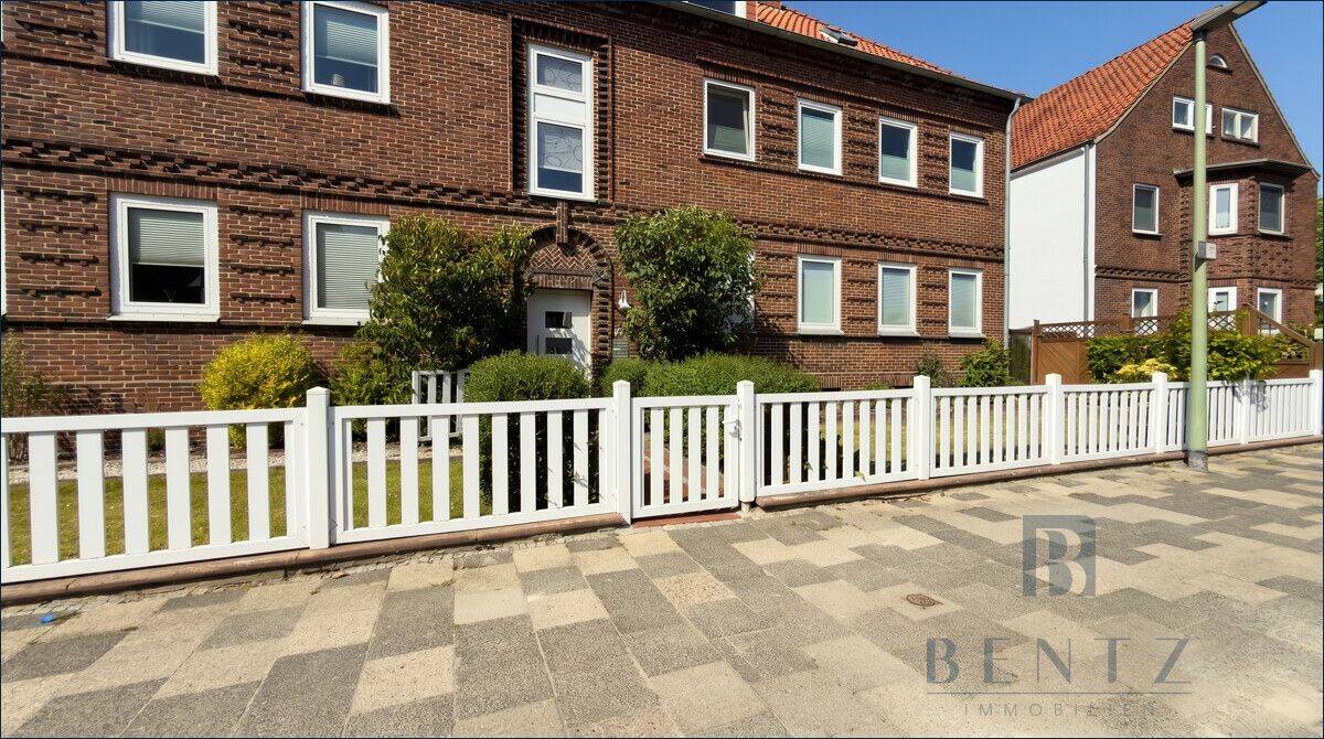 Altbaucharme mit Potenzial – 3 Zimmer, Gartenanteil & Mansardenzimmer, 27580 Bremerhaven (Lehe Speckenbüttel Weddewarden Überseehafen)