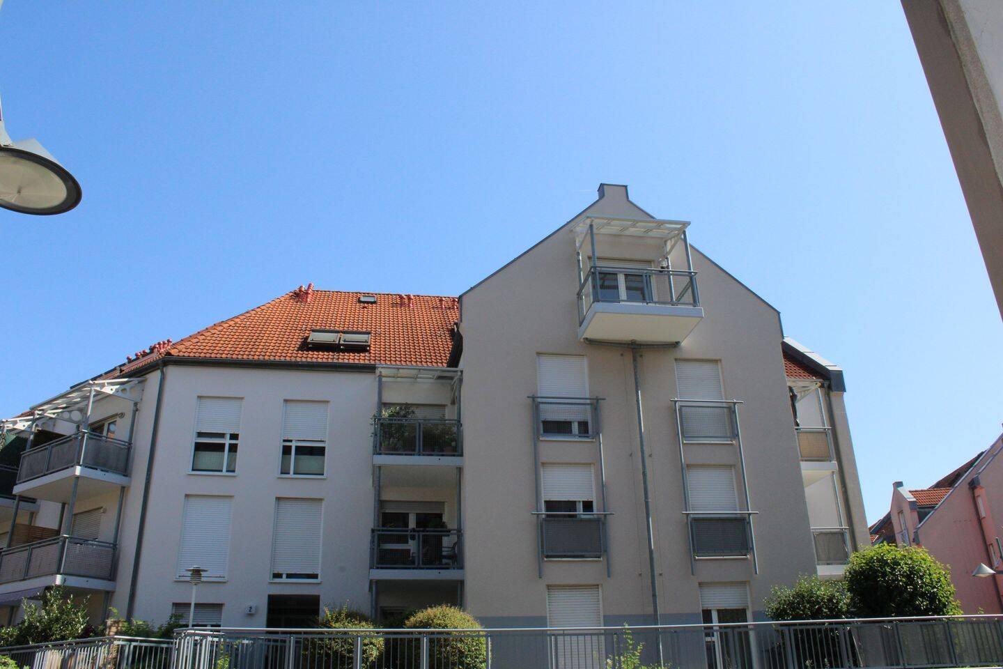 Frisch Sanierte 2,5 Zi. Whg. mit Balkon, Studio und TG-Stellplatz, 90491 Nürnberg