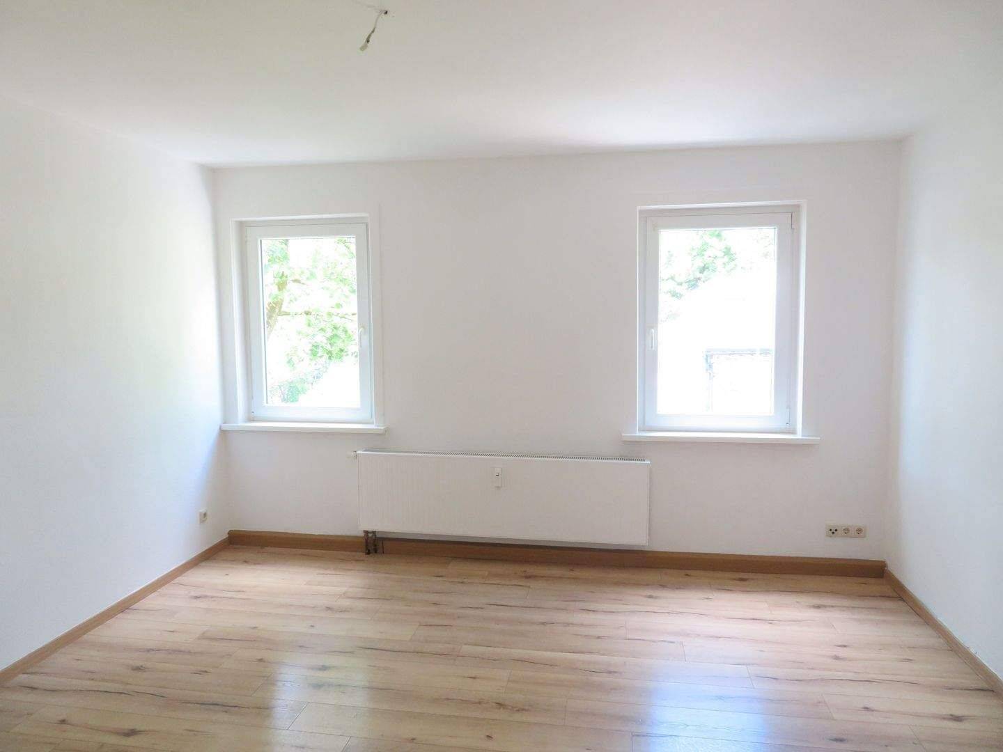 Neu sanierte 3-Raum-Wohnung (1.OG) in Lichte, 98724 Neuhaus am Rennweg (Lichte)