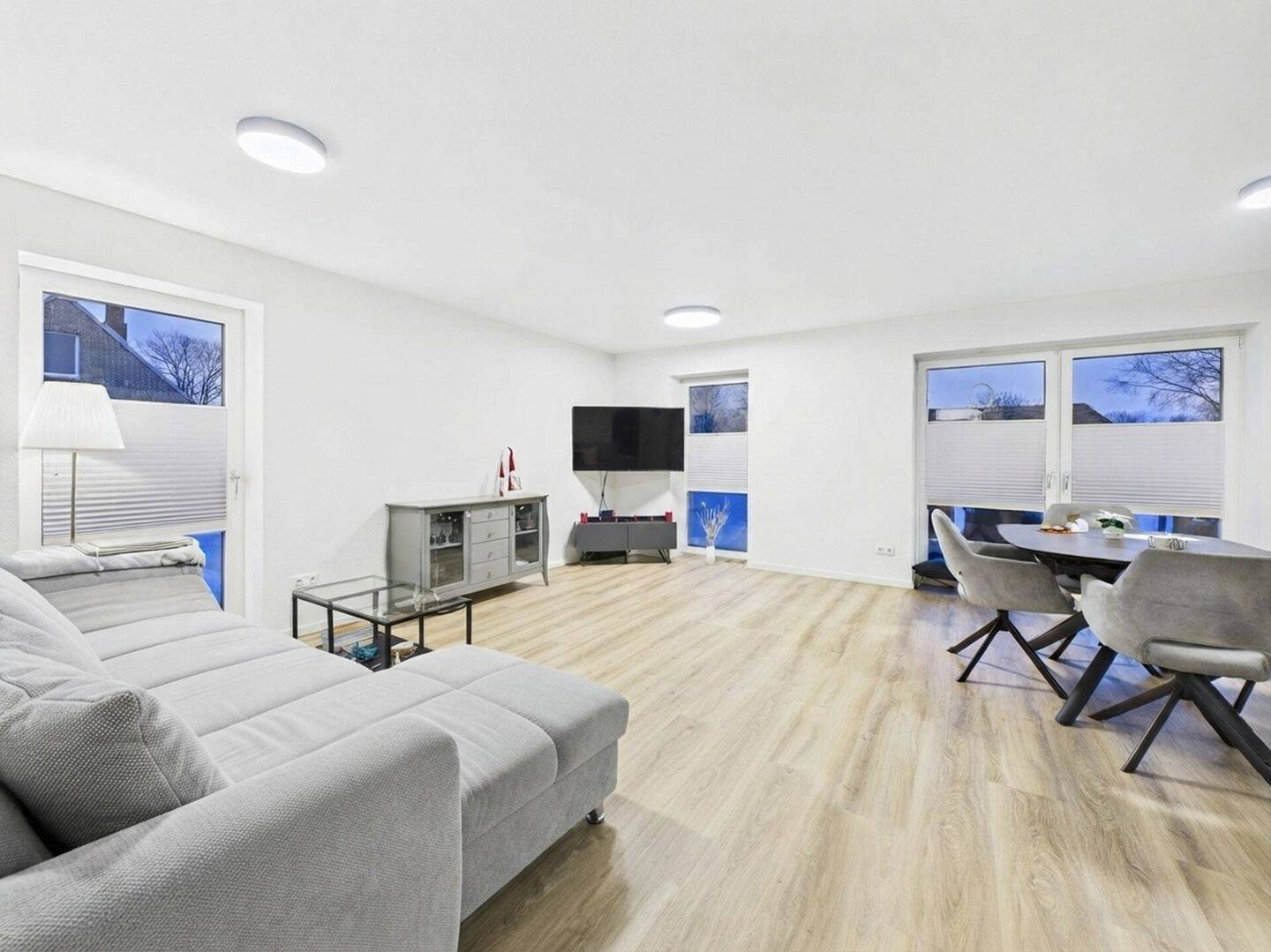 Modernes Wohnen auf höchstem Niveau – barrierefreie 3-Zimmer-Wohnung mit zwei Balkonen, 25840 Friedrichstadt