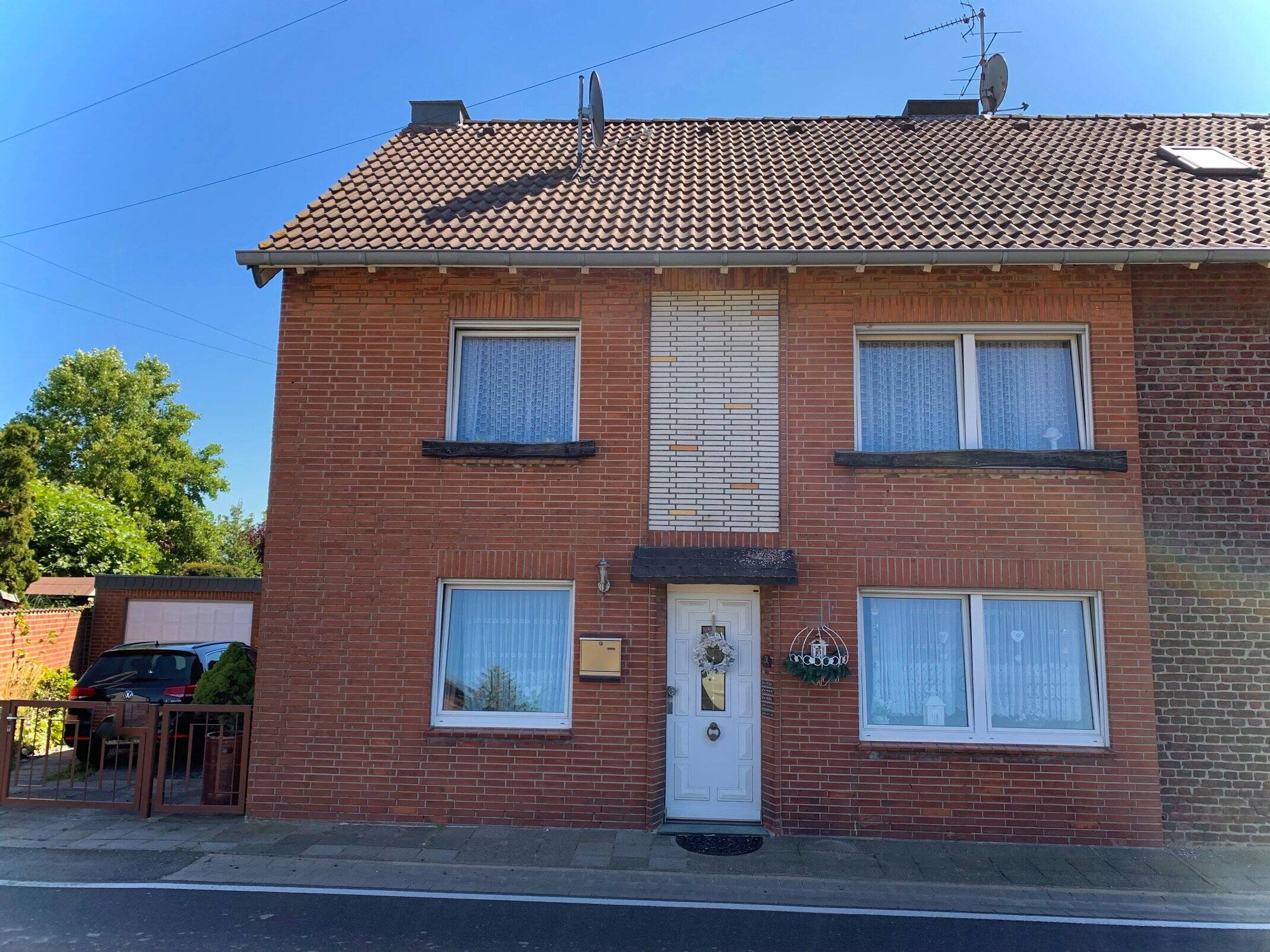 Provisionsfrei! Ein schnuckeliges Einfamilienhaus mit Wintergarten und Garage wartet auf Sie!, 41366 Schwalmtal