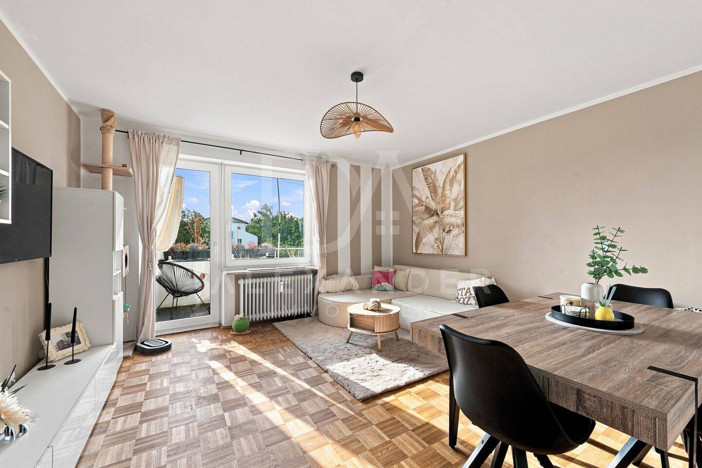 Charmante 2-Zimmer-Wohnung mit Balkon in begehrter Lage von München-Bogenhausen!, 81927 München (Bogenhausen)