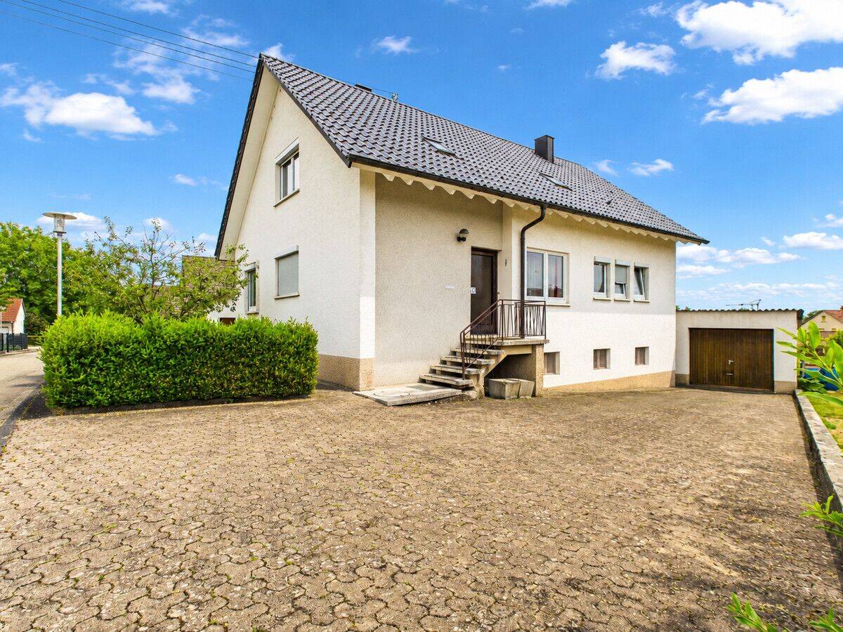Charmantes Einfamilienhaus mit guter Basis für Ihre Traumimmobilie, 78588 Denkingen