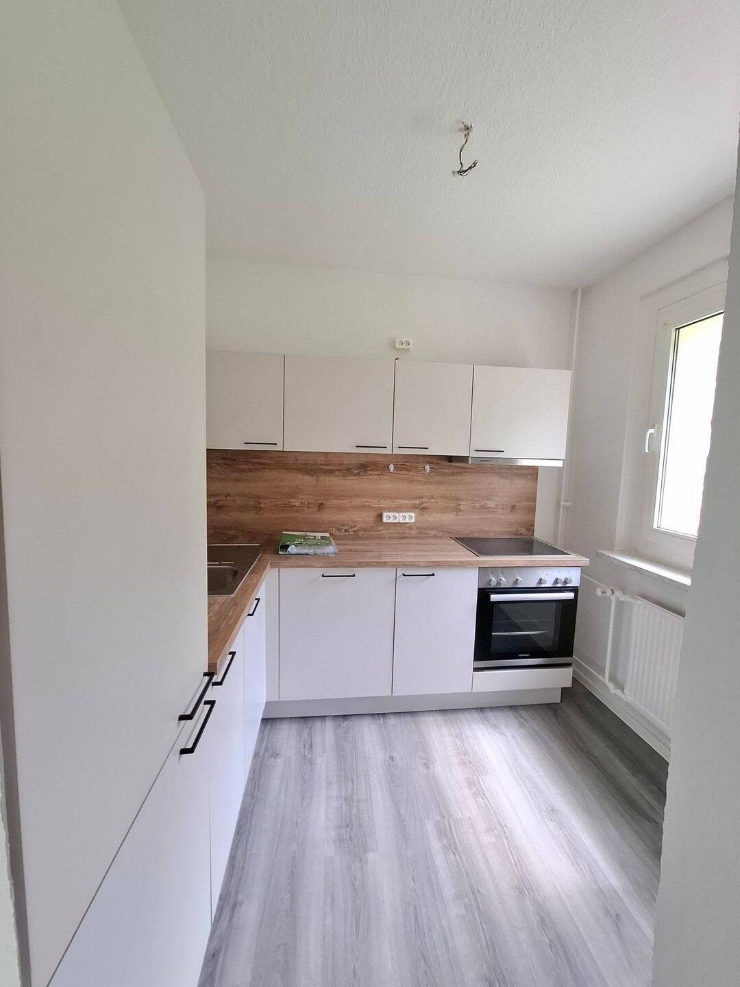 *** Frisch herausgeputzt: Schicke 3-Zimmer-Wohnung in Hochparterre mit EBK ***, 9496 Marienberg