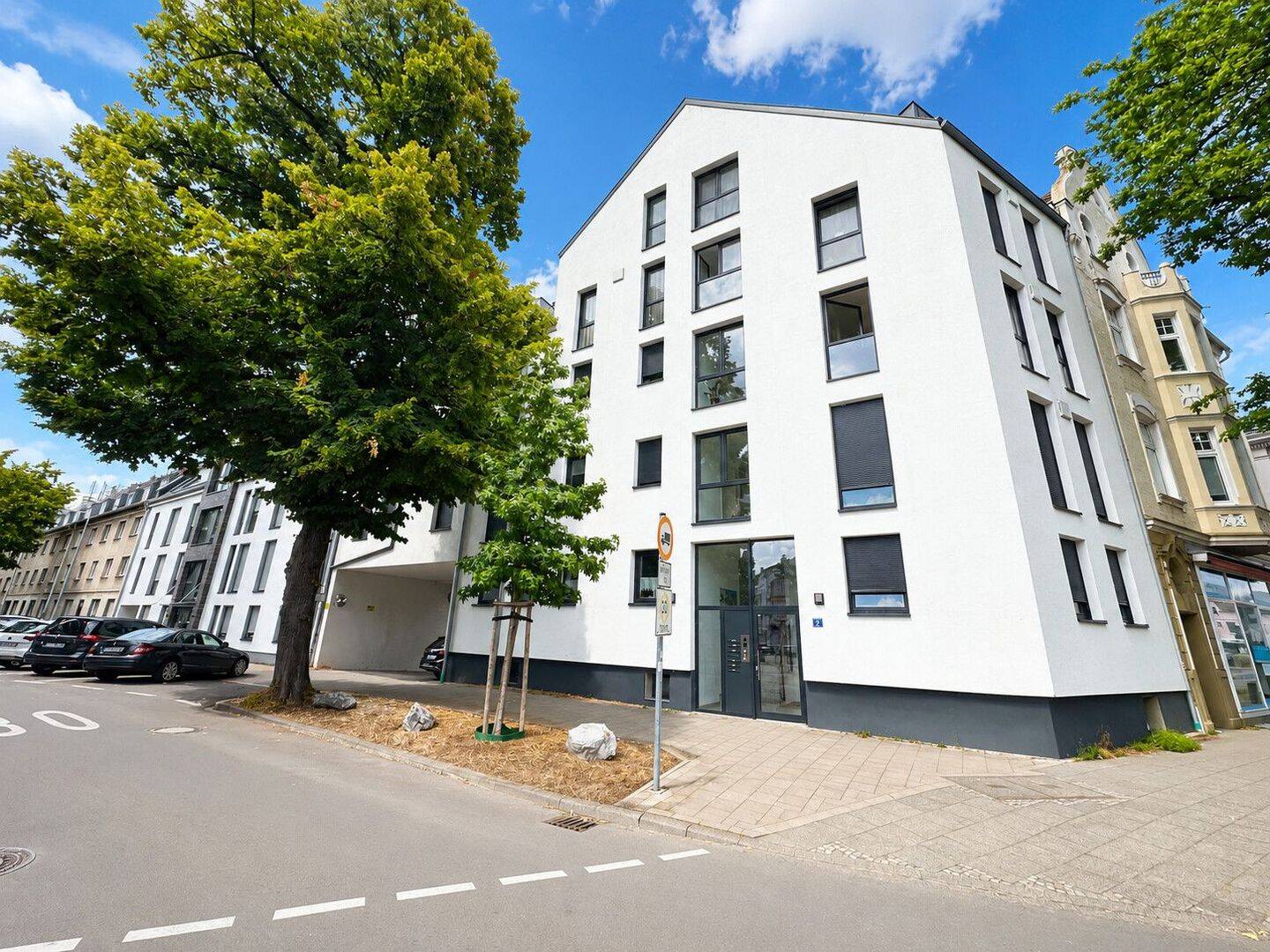 Modernes Wohnambiente in Citynähe – Traumwohnung mit Balkon, Klimaanlage, Einbauküche und Garage, 40721 Hilden (Unterbach)