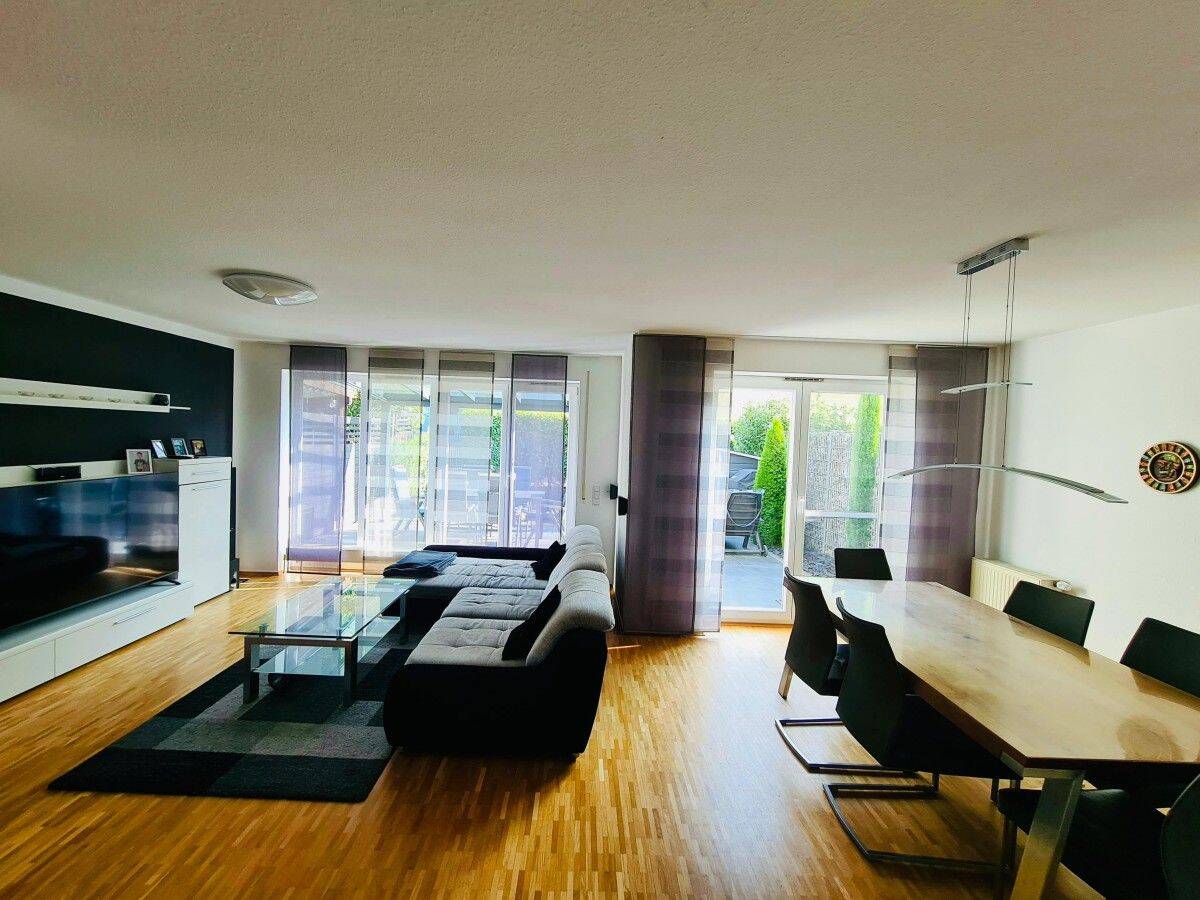 Gepflegtes Reihenmittelhaus mit sonnigem Privatgarten und überdachter Terrasse Meckenbeuren – Brochenzell, 88074 Meckenbeuren