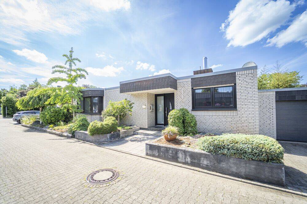 renovierter Flachdachbungalow mit Einliegerwohnung/Büro und Garage!, 49716 Meppen