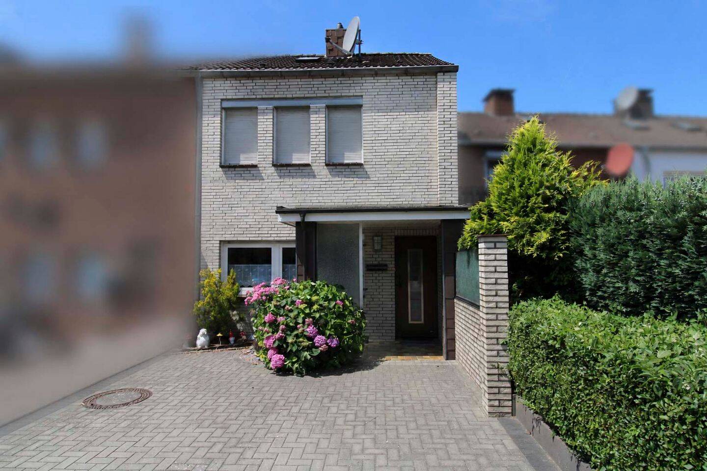 Modernisiertes Reihenendhaus als sichere Top-Anlage: Clevere Investition mit lebenslangem Wohnrecht, 45768 Marl