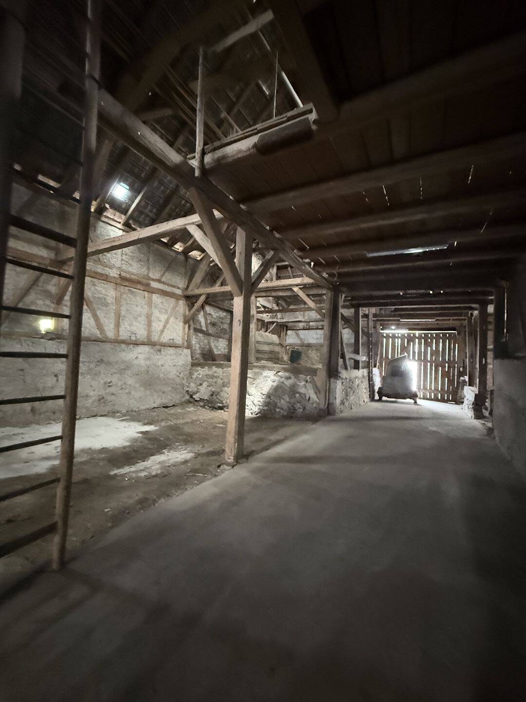 Charmantes potentielles Bauernhaus mit geräumiger, massiver Scheune und vielseitigen Anbauten., 74214 Schöntal