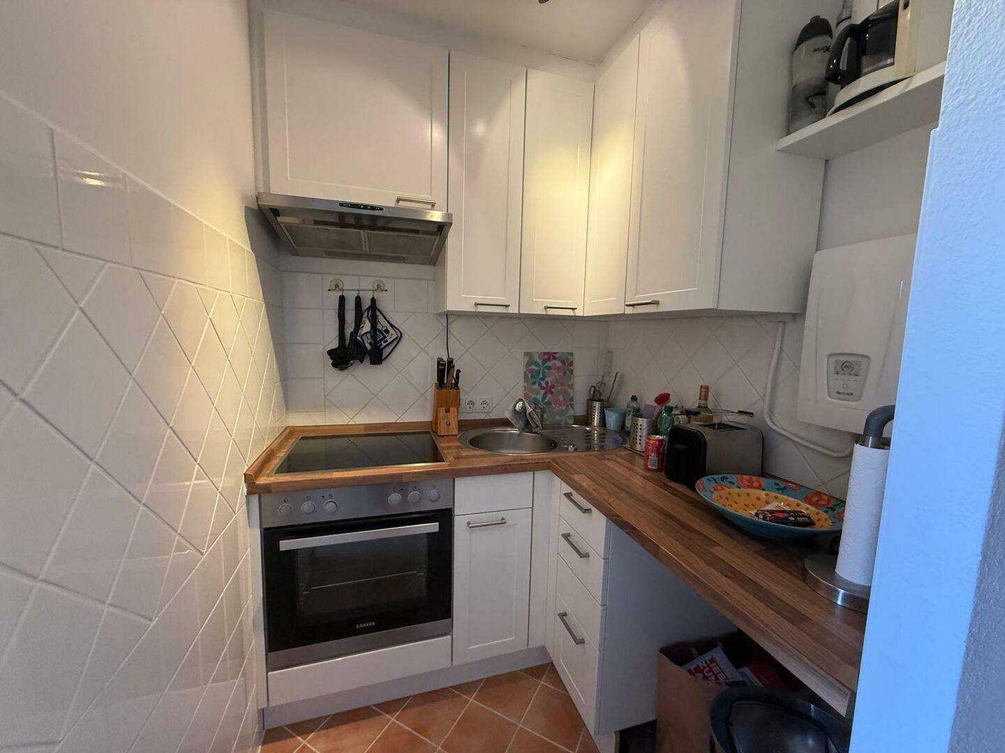 Gut geschnittenes Ein-Zimmerappartement mit Einbauküche, Balkon und Stellplatz, 67141 Neuhofen