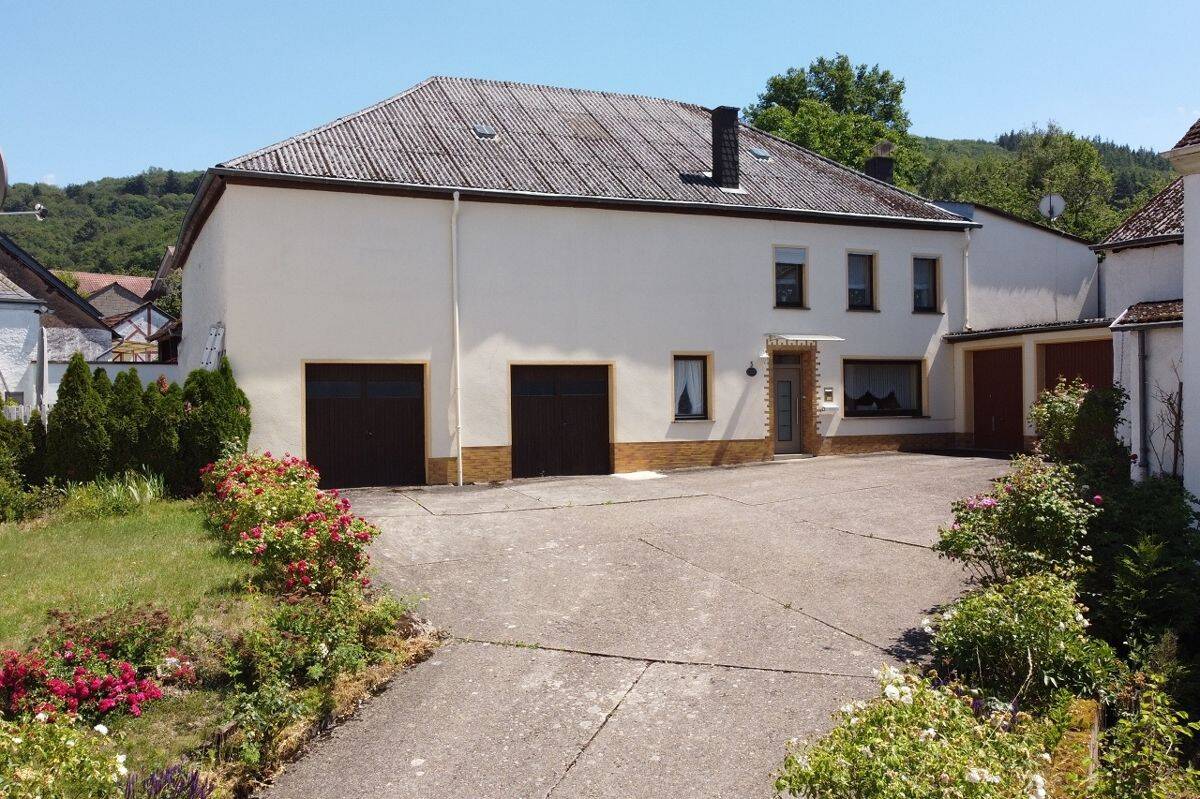 Einfamilienhaus in Konz-Krettnach – Ehemaliges Winzeranwesen mit großem Grundstück, 54329 Konz